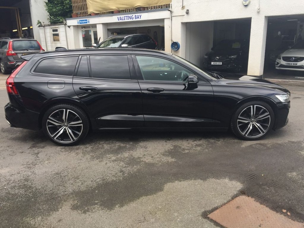 USED 2019 19 VOLVO V60 2.0 D4 R-DESIGN PRO 5d 188 BHP GREAT VALUE V60 R DESIGN