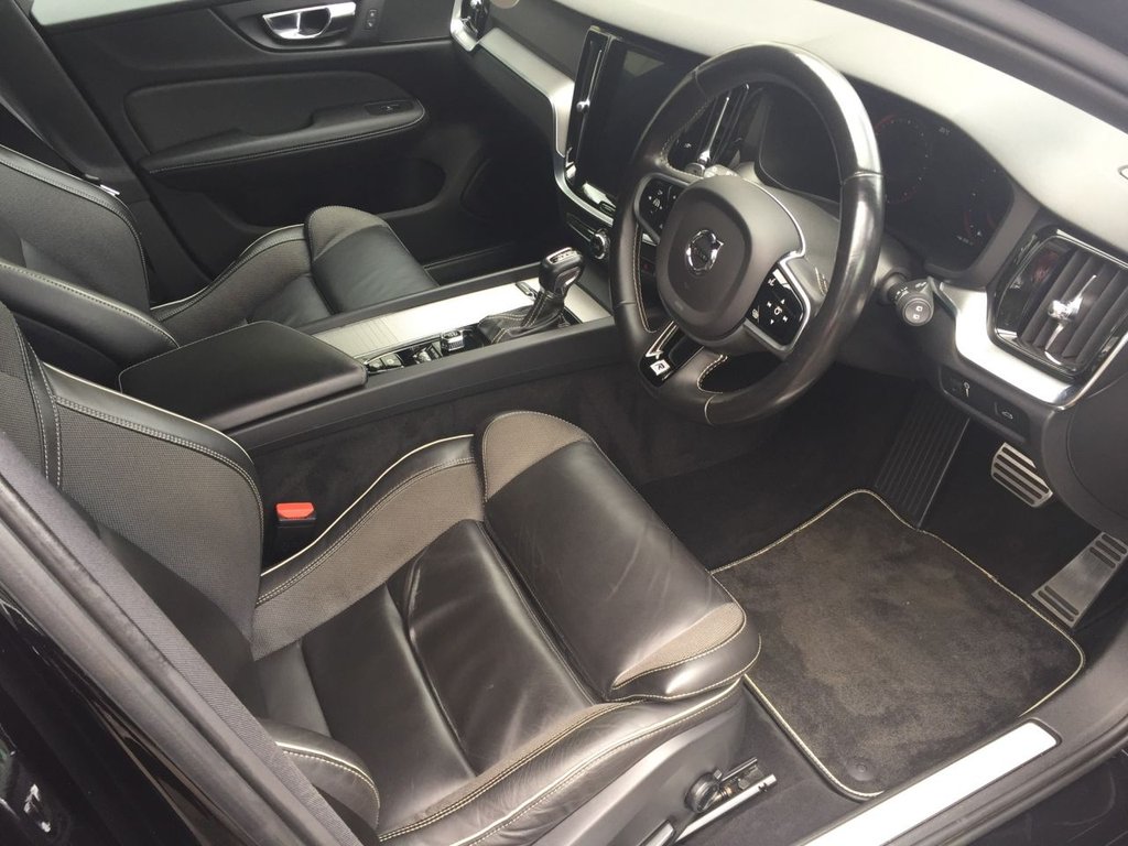 USED 2019 19 VOLVO V60 2.0 D4 R-DESIGN PRO 5d 188 BHP GREAT VALUE V60 R DESIGN