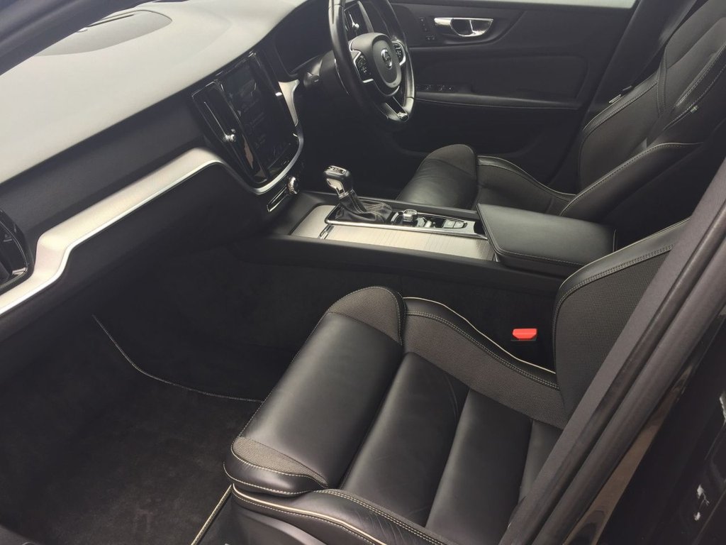 USED 2019 19 VOLVO V60 2.0 D4 R-DESIGN PRO 5d 188 BHP GREAT VALUE V60 R DESIGN
