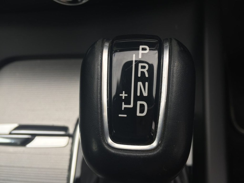 USED 2019 19 VOLVO V60 2.0 D4 R-DESIGN PRO 5d 188 BHP GREAT VALUE V60 R DESIGN