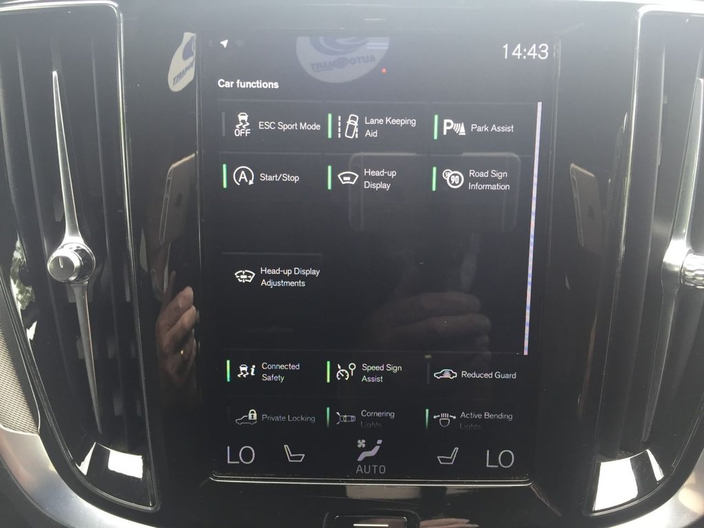 USED 2019 19 VOLVO V60 2.0 D4 R-DESIGN PRO 5d 188 BHP GREAT VALUE V60 R DESIGN