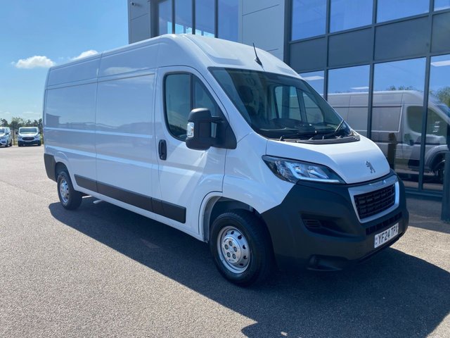2024 24 Peugeot Boxer 2.2 BLUEHDI 335 L3H2 PROFESSIONAL PREMIUM PLUS 140PS **DELIVERY MILEAGE**