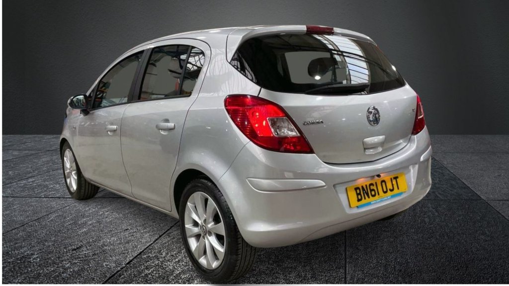 USED 2011 61 VAUXHALL CORSA 1.2 EXCLUSIV AC 5d 83 BHP NAV+R/CAMERA+APPLE CAR PLAY