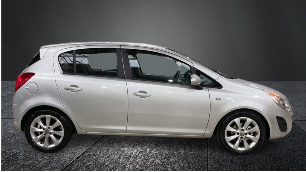 USED 2011 61 VAUXHALL CORSA 1.2 EXCLUSIV AC 5d 83 BHP NAV+R/CAMERA+APPLE CAR PLAY