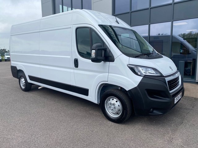 2024 24 Peugeot Boxer 2.2 BLUEHDI 335 L3H2 PROFESSIONAL PREMIUM PLUS 140PS **DELIVERY MILEAGE**