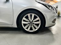 USED 2014 14 KIA CEED 1.6 CRDI 4 TECH ECODYNAMICS 5d 126 BHP 7" TOUCHSCREEN NAVIGATION