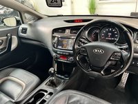 USED 2014 14 KIA CEED 1.6 CRDI 4 TECH ECODYNAMICS 5d 126 BHP 7" TOUCHSCREEN NAVIGATION