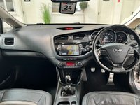USED 2014 14 KIA CEED 1.6 CRDI 4 TECH ECODYNAMICS 5d 126 BHP 7" TOUCHSCREEN NAVIGATION