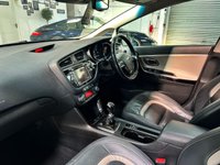 USED 2014 14 KIA CEED 1.6 CRDI 4 TECH ECODYNAMICS 5d 126 BHP 7" TOUCHSCREEN NAVIGATION