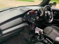 USED 2019 19 MINI HATCH COOPER 1.5 COOPER SPORT 5d 134 BHP 2019 JCW MINI COOPER SPORT 5DR AUTOMATIC - 1 FORMER KEEPER - SERVICE HISTORY - BIG SPEC - JOHN COOPER WORKS KIT - JCW SPORTS SEATS - SATTELITE NAVIGATION