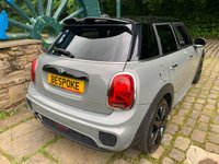 USED 2019 19 MINI HATCH COOPER 1.5 COOPER SPORT 5d 134 BHP 2019 JCW MINI COOPER SPORT 5DR AUTOMATIC - 1 FORMER KEEPER - SERVICE HISTORY - BIG SPEC - JOHN COOPER WORKS KIT - JCW SPORTS SEATS - SATTELITE NAVIGATION