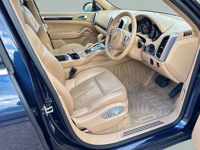 2012 PORSCHE CAYENNE - Photo 11