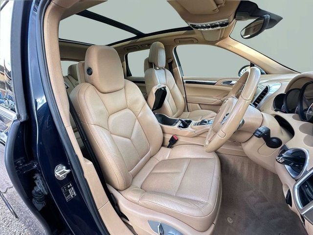 2012 PORSCHE CAYENNE - Photo 12