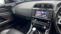 USED 2017 17 JAGUAR XE 2.0 R-SPORT 4d 178 BHP 
