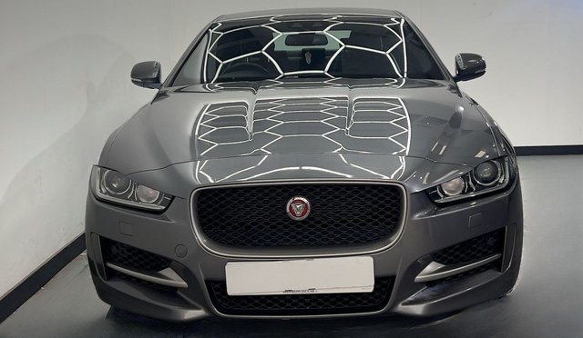 2017 JAGUAR XE - Photo 4