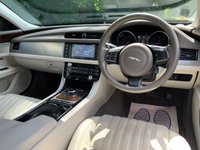USED 2016 16 JAGUAR XF 2.0 PORTFOLIO 4d 161 BHP 2016 JAGUAR XF 'PORTFOLIO LIMITED EDITION' - AUTOMATIC - SAT NAV - FULL PREMIUM LEATHER - SERVICE HISTORY