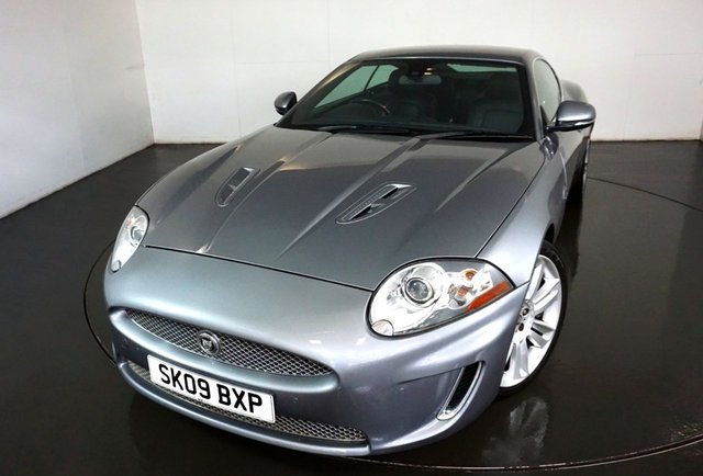 2009 09 Jaguar Xkr 5.0 XKR 2d AUTO 510 BHP-Nice low mileage example finished in Lunar grey metallic-Heated black leather upholstery-Bowers & Wilkins Sound-electric memory front seats-dual climate control-cruise control-Bluetooth-satnav