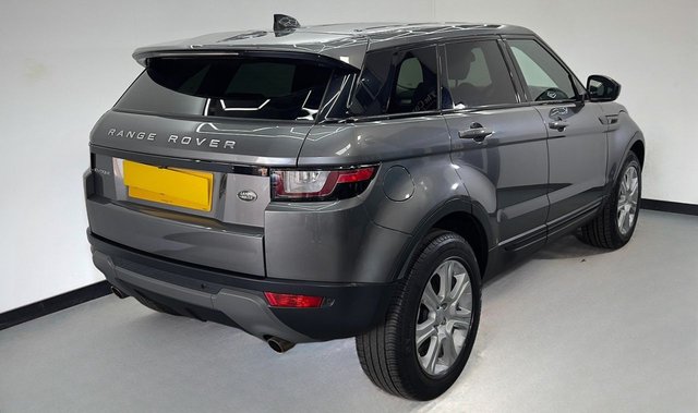 2019 Land Rover RANGE ROVER EVOQUE - Photo 2