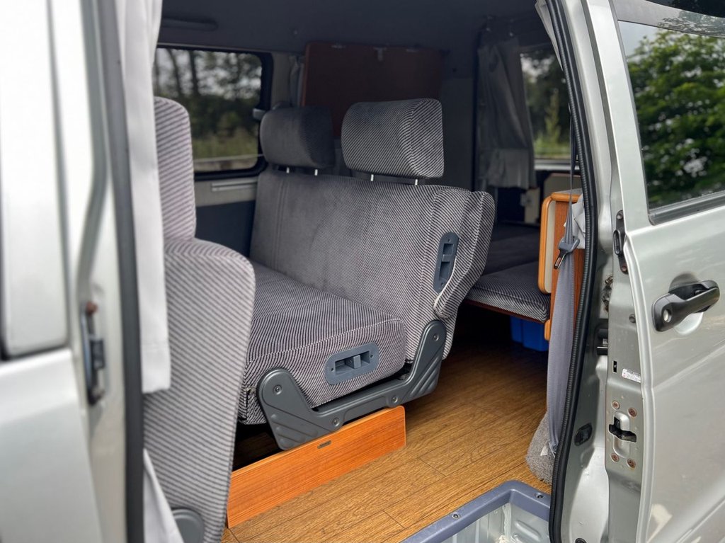 USED 2001 Y TOYOTA HI-ACE 4x4 Camper // 2.0 // Automatic // px swap 