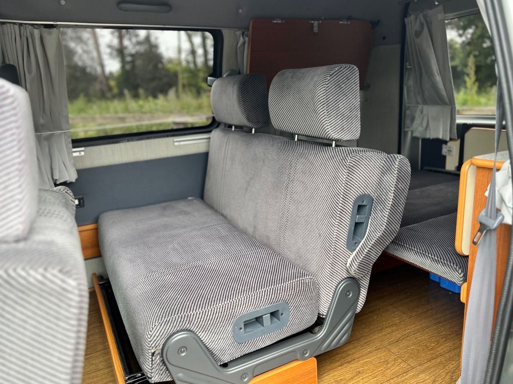 USED 2001 Y TOYOTA HI-ACE 4x4 Camper // 2.0 // Automatic // px swap 