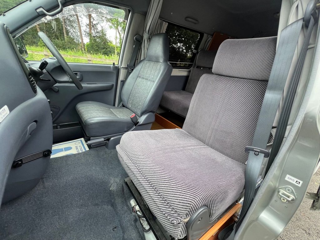 USED 2001 Y TOYOTA HI-ACE 4x4 Camper // 2.0 // Automatic // px swap 