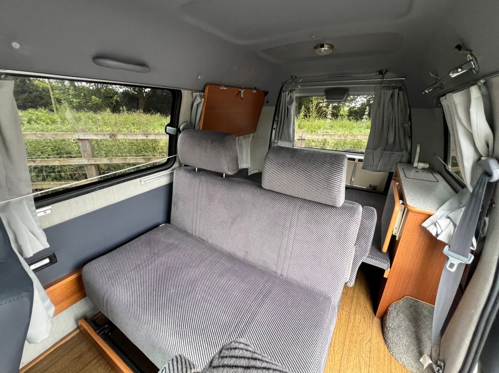 USED 2001 Y TOYOTA HI-ACE 4x4 Camper // 2.0 // Automatic // px swap 