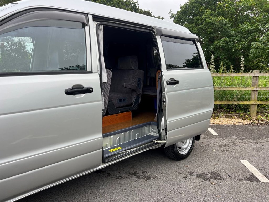 USED 2001 Y TOYOTA HI-ACE 4x4 Camper // 2.0 // Automatic // px swap 