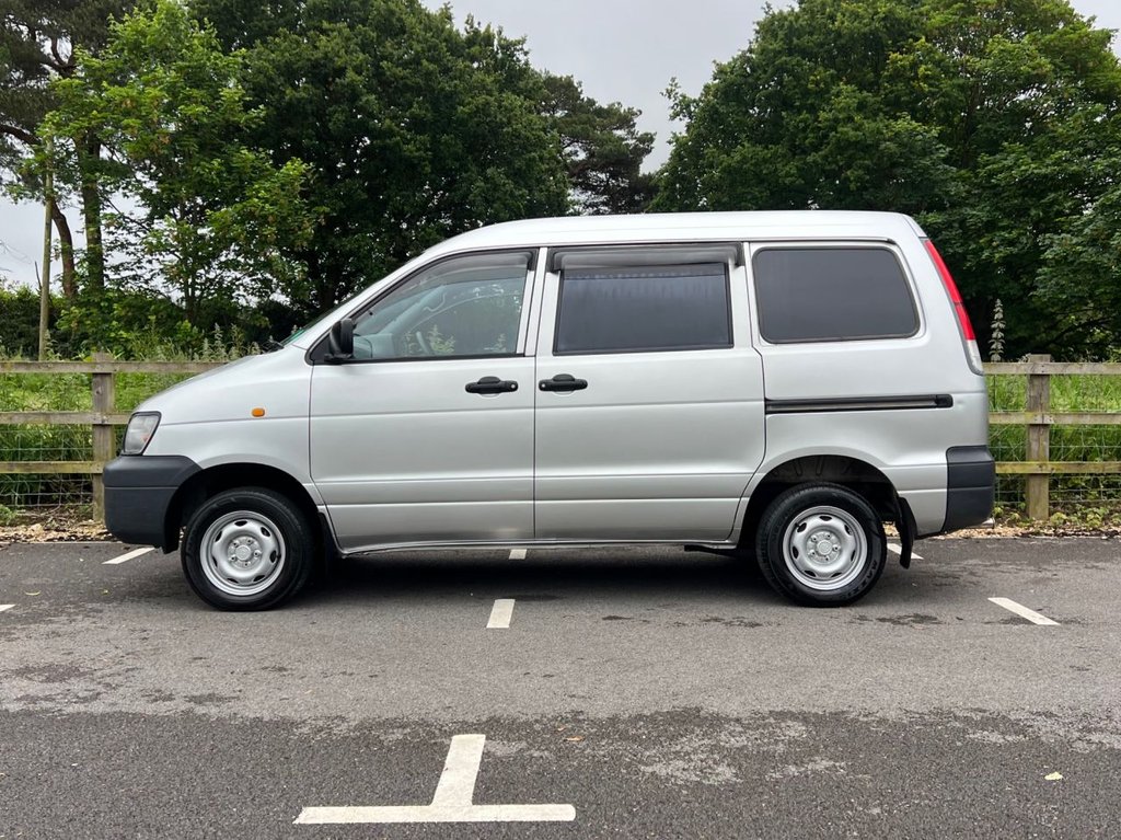 USED 2001 Y TOYOTA HI-ACE 4x4 Camper // 2.0 // Automatic // px swap 