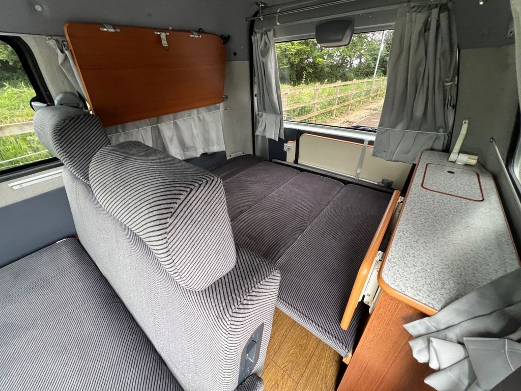USED 2001 Y TOYOTA HI-ACE 4x4 Camper // 2.0 // Automatic // px swap 