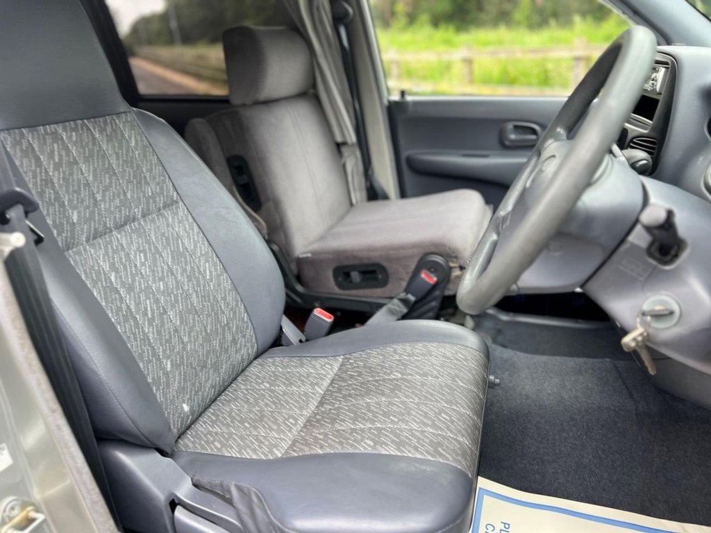 USED 2001 Y TOYOTA HI-ACE 4x4 Camper // 2.0 // Automatic // px swap 