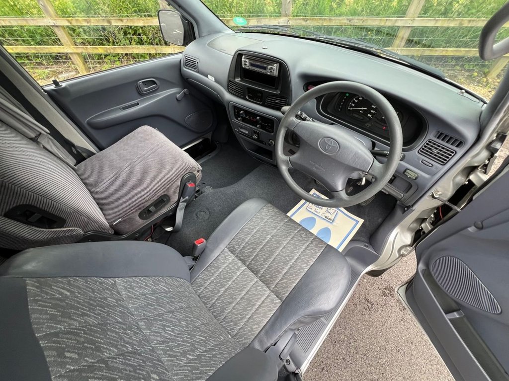 USED 2001 Y TOYOTA HI-ACE 4x4 Camper // 2.0 // Automatic // px swap 