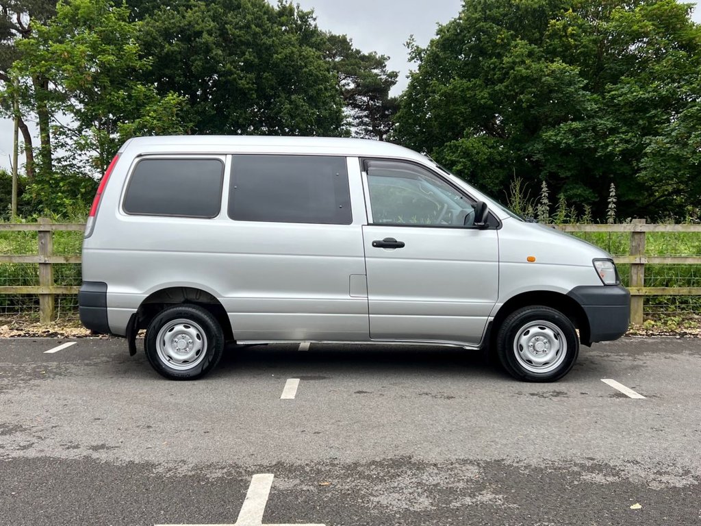 USED 2001 Y TOYOTA HI-ACE 4x4 Camper // 2.0 // Automatic // px swap 