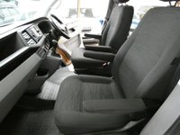 USED 2021 21 VOLKSWAGEN TRANSPORTER SHUTTLE 2.0 SHUTTLE SE TDI 5d 148 BHP ANDROID APPLE CARPLAY PARK PILOT REAR VIEW CAMERA CRUISE CONTROL PARKING SENSORS 1 OWNER SERVICE HISTORY