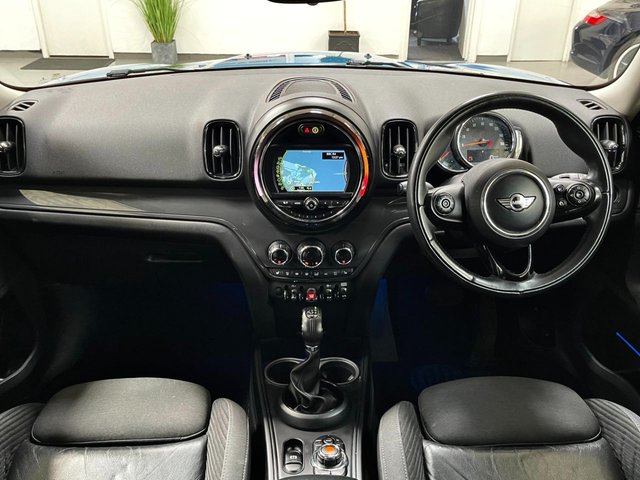 View our MINI COUNTRYMAN
