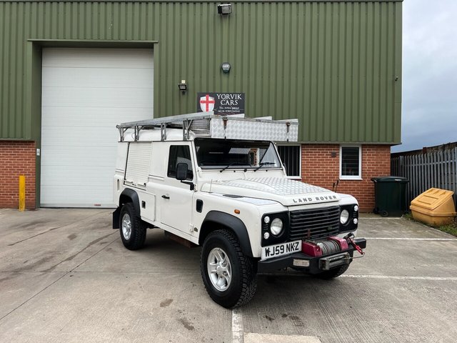 2009 59 Land Rover Defender 2.4 110 DCB HARD TOP LWB 2d 121 BHP