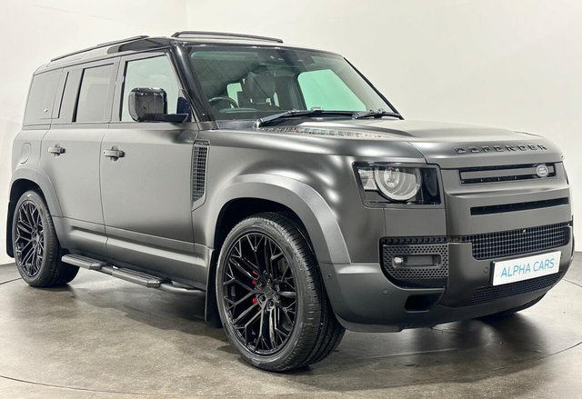 2020 70 Land Rover Defender 2.0 SE 5d 237 BHP