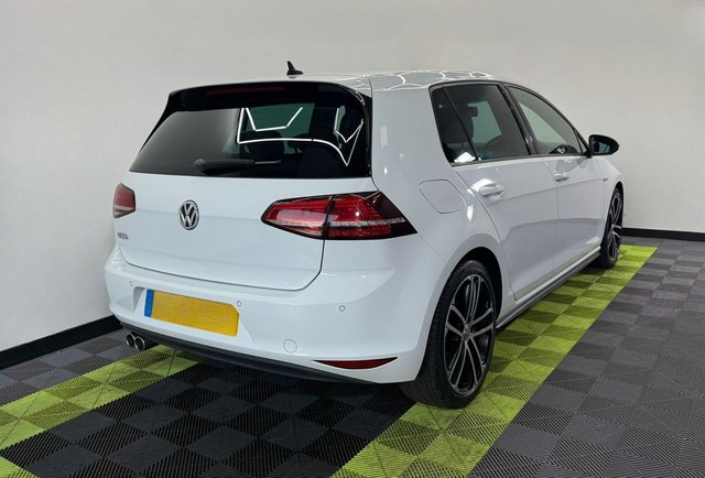 2013 VOLKSWAGEN GOLF - Photo 2