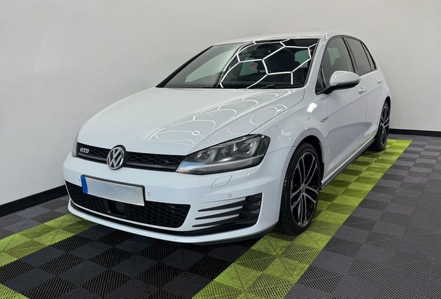 2013 VOLKSWAGEN GOLF
