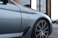 USED 2018 68 BMW 5 SERIES 3.0 530D XDRIVE M SPORT TOURING 5d 261 BHP PAN ROOF / M SPORT+ / CARPLAY