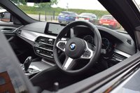 USED 2018 68 BMW 5 SERIES 3.0 530D XDRIVE M SPORT TOURING 5d 261 BHP PAN ROOF / M SPORT+ / CARPLAY