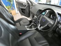 USED 2016 16 VOLVO XC60 2.4 D5 SE LUX NAV AWD 5d 217 BHP STUNNING EXAMPLE LOW MILEAGE WINTER PACK SAT NAV HEATED LEATHER CRUISE CONTROL PARKING SENSORS 2 OWNERS EXCELLENT SERVICE HISTORY