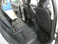 USED 2016 16 VOLVO XC60 2.4 D5 SE LUX NAV AWD 5d 217 BHP STUNNING EXAMPLE LOW MILEAGE WINTER PACK SAT NAV HEATED LEATHER CRUISE CONTROL PARKING SENSORS 2 OWNERS EXCELLENT SERVICE HISTORY