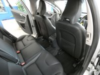 USED 2016 16 VOLVO XC60 2.4 D5 SE LUX NAV AWD 5d 217 BHP STUNNING EXAMPLE LOW MILEAGE WINTER PACK SAT NAV HEATED LEATHER CRUISE CONTROL PARKING SENSORS 2 OWNERS EXCELLENT SERVICE HISTORY