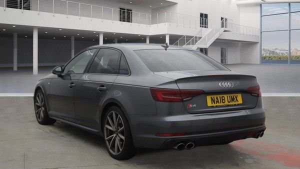 2018 AUDI A4 - Photo 5