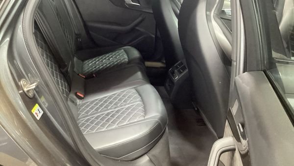 2018 AUDI A4 - Photo 7