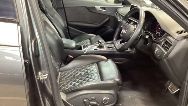 2018 AUDI A4 - Photo 10