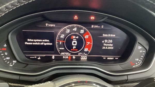 2018 AUDI A4 - Photo 11