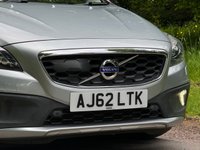 USED 2012 62 VOLVO V40 2.5 T5 CROSS COUNTRY LUX NAV AWD 5d 250 BHP 