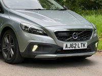 USED 2012 62 VOLVO V40 2.5 T5 CROSS COUNTRY LUX NAV AWD 5d 250 BHP 