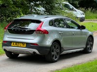 USED 2012 62 VOLVO V40 2.5 T5 CROSS COUNTRY LUX NAV AWD 5d 250 BHP 
